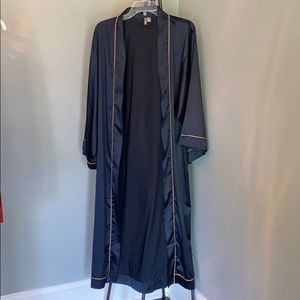 Chelsea 28 Robe Top.  Size S/M